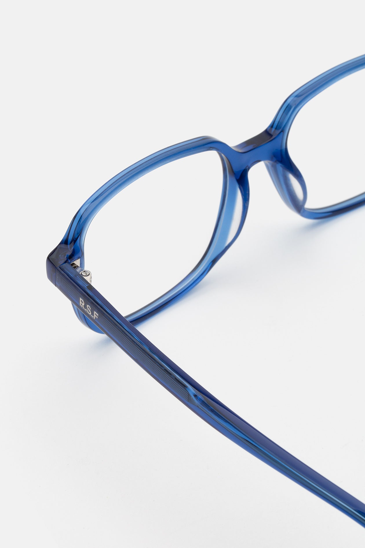 NUMERO 05 LIGHT BLUE