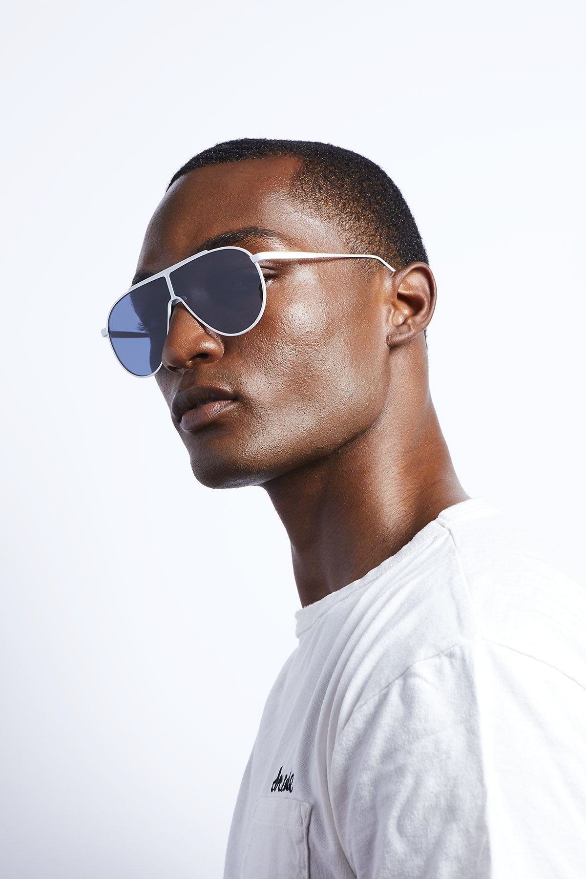 UNQ 8M9/WT (WHITE)