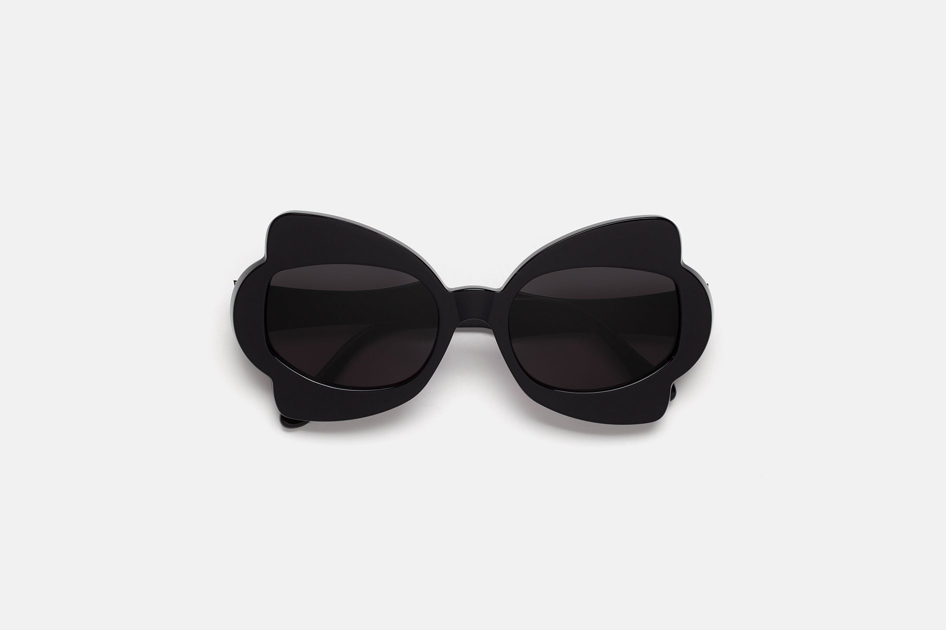 Monumental Gate Black