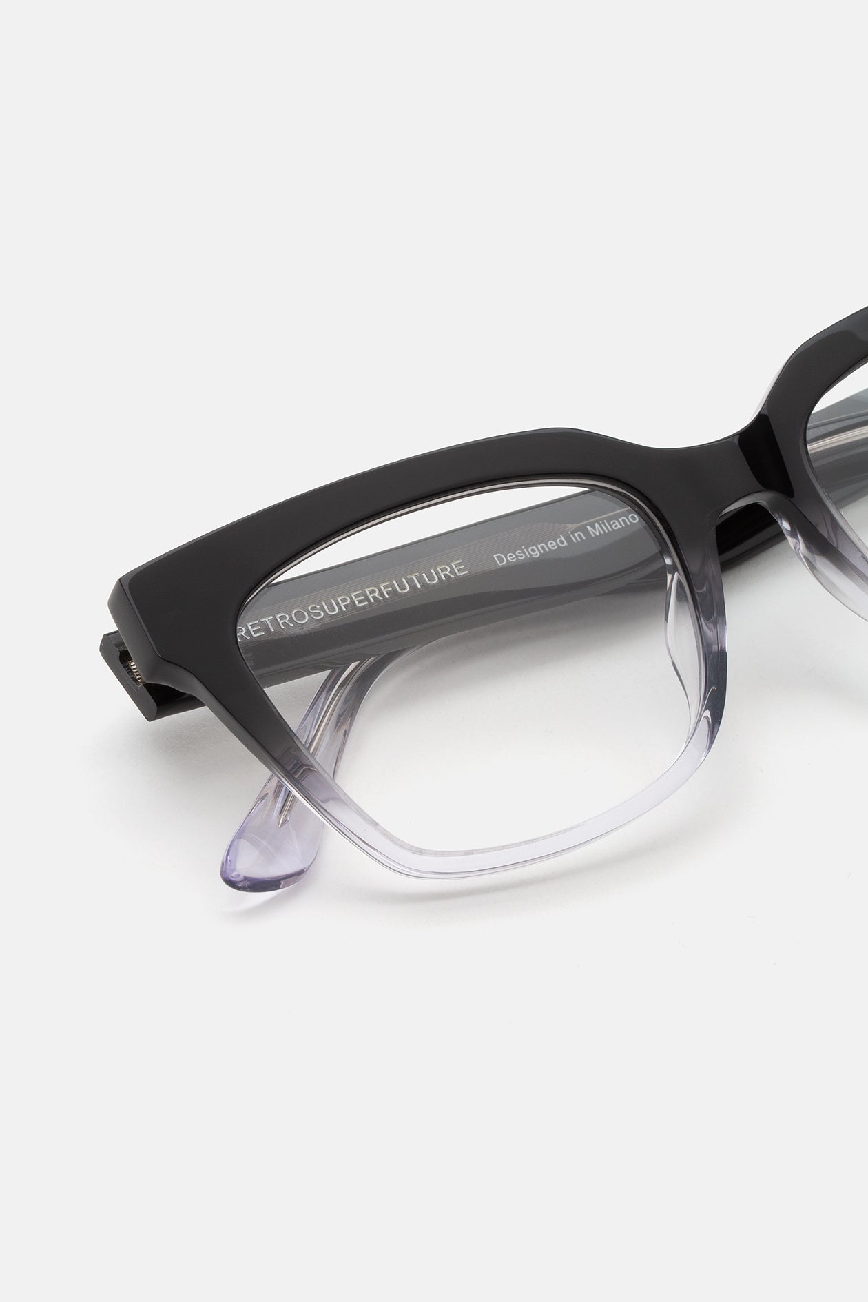 Numero 143 Nero Sfumato