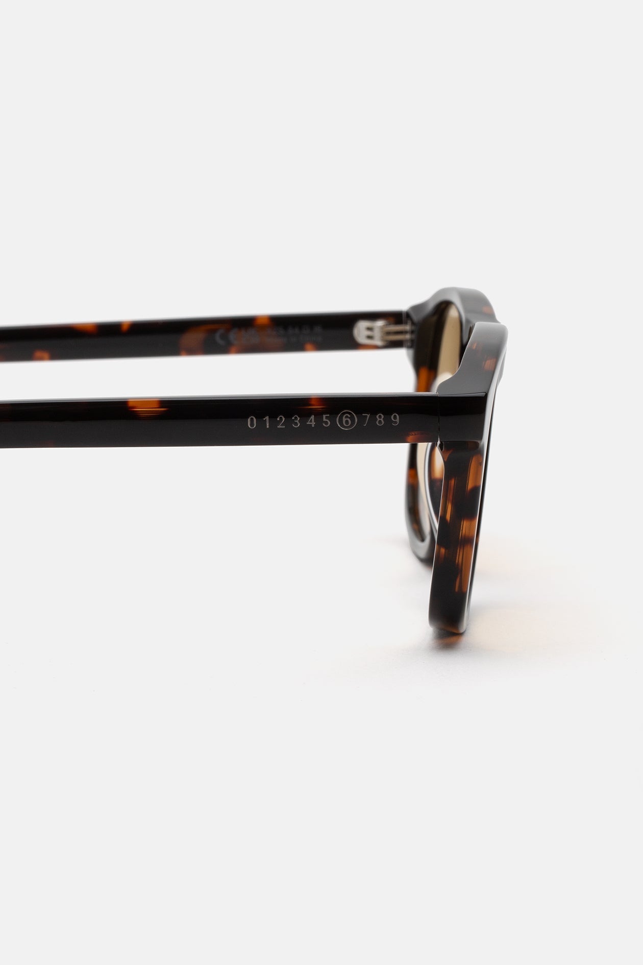 Lunettes 8 Écailles